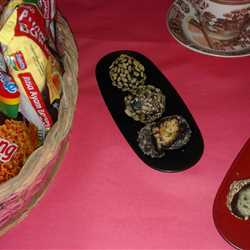 MOCHI KETAN HITAM ISI MIE